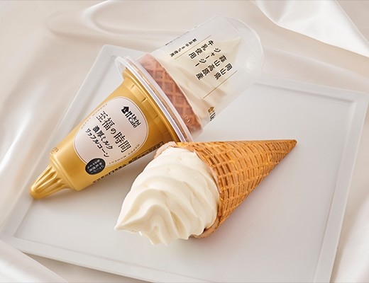 ローソン Uchi Cafe’ SWEETS 濃厚ミルクワッフルコーン カップ180ml