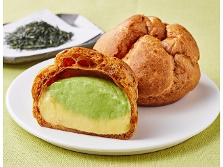 ローソン Uchi Cafe’ 八女茶の生カスタードシュークリーム