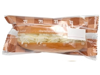 ローソン「もち食感クリームチーズ＆ダブルベリーパン」ほか：新発売のコンビニパン