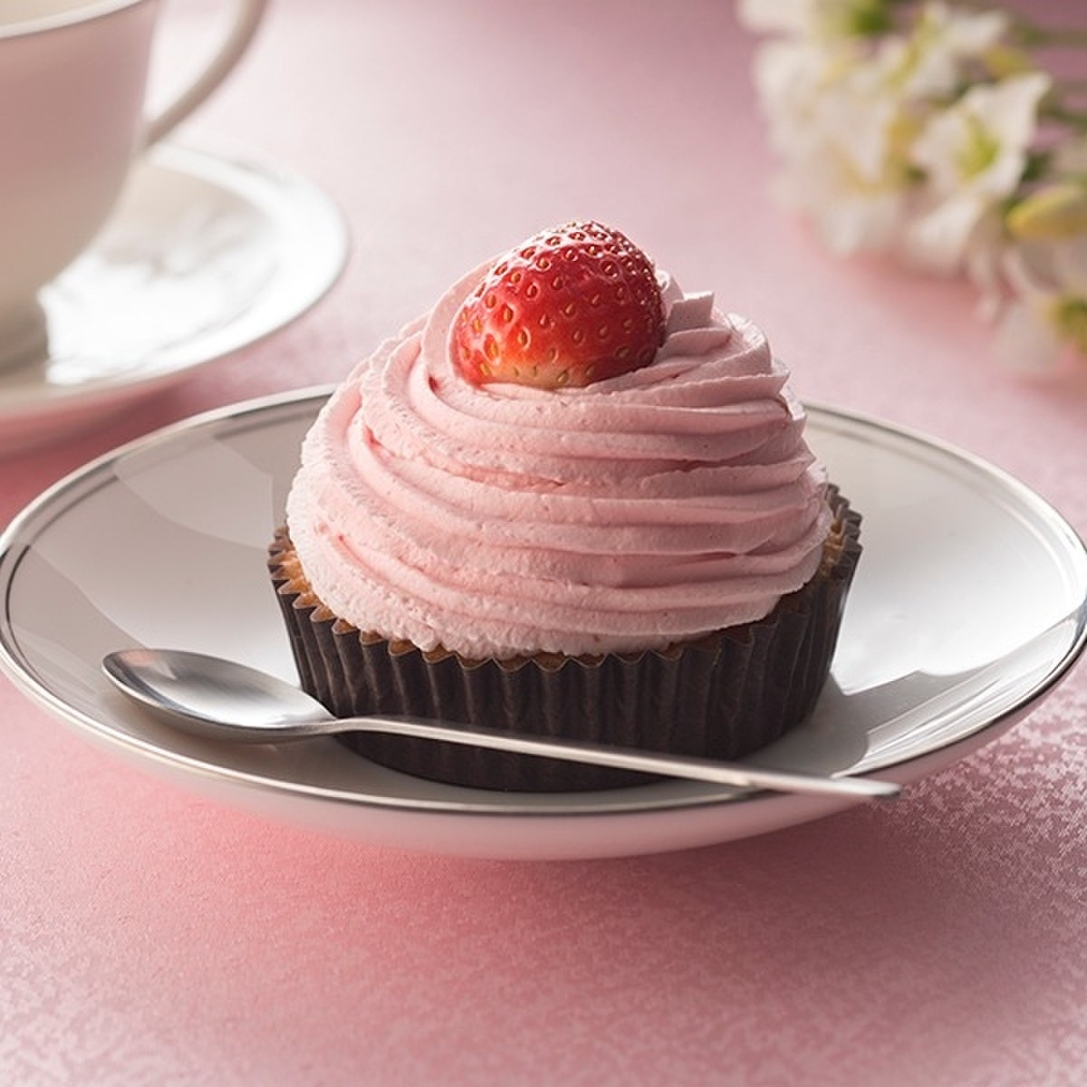 中評価 カップケーキなの ファミリーマート いちごのモンブラン のクチコミ 評価 ファジーさん もぐナビ