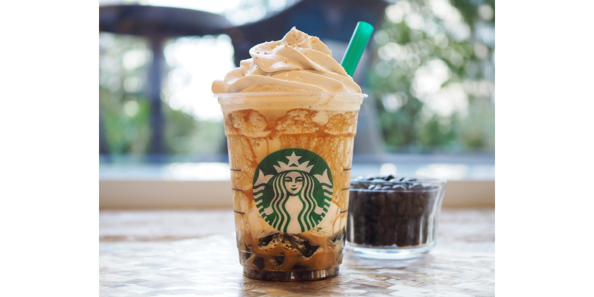フラペチーノページ My フルーツ³ フラペチーノ® ストロベリー|フラペチーノ