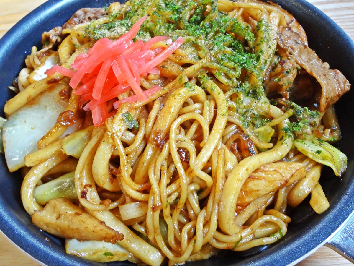 焼きそばと焼きうどんどっちも食べたい！そんなときは「ちゃんぽん焼き」にしよう | もぐナビニュース【もぐナビ】