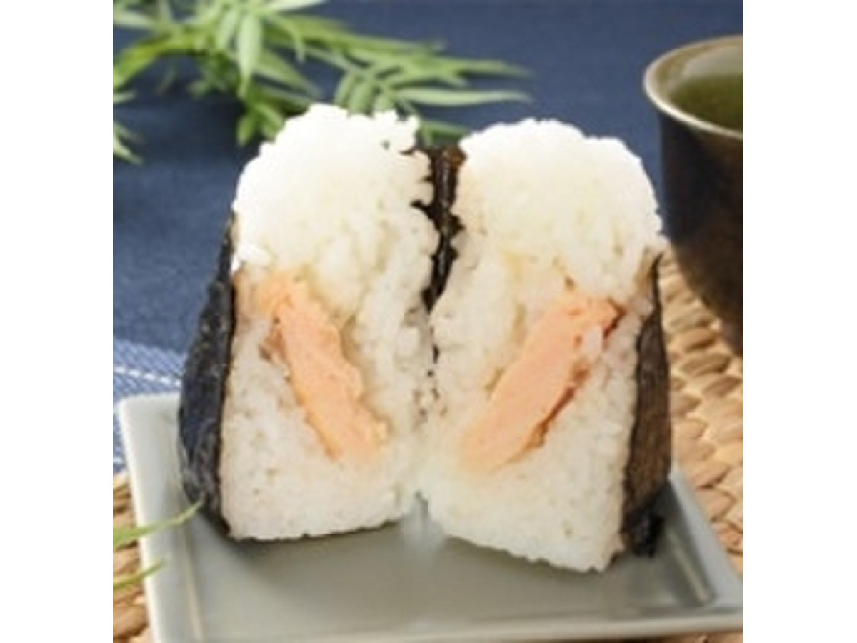 中評価 ローソン おにぎり屋 金しゃりおにぎり 焼さけハラミのクチコミ一覧 もぐナビ