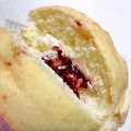 ヤマザキ 粒々いちごメロンパン たっぷり果肉苺ジャム＆ホイップ 商品写真 5枚目