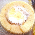 ローソン Uchi Cafe’ SWEETS プレミアム 塩とレモンのロールケーキ 商品写真 1枚目