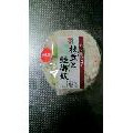 セブン-イレブン 枝豆と鮭御飯のおむすび 商品写真 1枚目