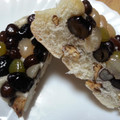ローソン しっとりとした豆のパン 北海道産豆の甘納豆使用 商品写真 2枚目