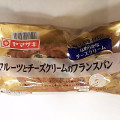 ヤマザキ おいしい菓子パン フルーツとチーズクリームのフランスパン 商品写真 2枚目