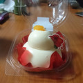 ローソン Uchi Cafe’ SWEETS 鏡もち風ムースケーキ みかん果肉入り 商品写真 2枚目