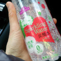 トップバリュ Sparkling Water 炭酸水 いちご 商品写真 1枚目