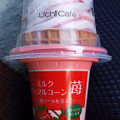 ローソン Uchi Cafe’ SWEETS ミルクワッフルコーン苺 苺ソースを添えて 商品写真 2枚目