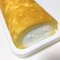 ローソン 焼きチーズもち食感ロール チーズクリーム 商品写真 5枚目