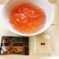 ヨコオ食品工業 和すいーつ きな粉と練乳で食べる苺の葛きり 葛きり250g、練乳20g、きな粉8g 商品写真 3枚目