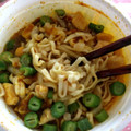 マルちゃん 世界のグル麺 バター風チキンカレーヌードル 商品写真 1枚目