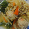 セブンプレミアム 鶏つみれの生姜スープ 商品写真 1枚目