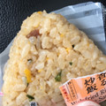 ローソン おにぎり屋 焦がし醤油香る炒飯おにぎり 商品写真 1枚目