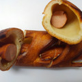ヤマザキ おいしい菓子パン 極太フランクフルトパン 商品写真 2枚目