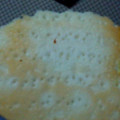 ローソン 薄焼きスパイシーカレーチーズパン 商品写真 3枚目