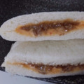 ヤマザキ ランチパック カルビ焼肉 ラー油マヨネーズ風味 商品写真 3枚目