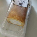 ローソン Uchi Cafe’ SWEETS 焼きチーズもち食感ロール チーズクリーム 商品写真 4枚目