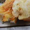 ローソン こんがりチーズのパン 商品写真 4枚目