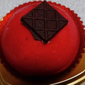 セブン-イレブン 赤いムースケーキ ベリー＆チョコブリュレ 商品写真 1枚目