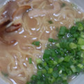 キンレイ なべやき屋キンレイ お水がいらない ラーメン 横綱 豚骨しょうゆ味 商品写真 2枚目