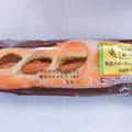 ファミリーマート ファミマ・ベーカリー 冷蔵熟成生地使用 粗挽きポークのソーセージフランス 商品写真 2枚目