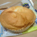ヤマザキ ふんわりチーズのパン レアチーズ風味クリーム 商品写真 4枚目