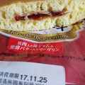 ヤマザキ ホットケーキ 果肉入り苺ジャム＆発酵バター入りマーガリン 商品写真 1枚目