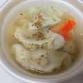 ローソン 6種野菜と餃子のスープ 商品写真 1枚目