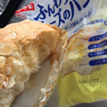 ヤマザキ ふんわりチーズのパン レアチーズ風味クリーム 商品写真 1枚目