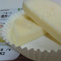 ローソン スプーンで食べるくちどけ濃厚ミルク北海道産生クリーム仕立て 商品写真 3枚目