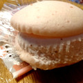 ヤマザキ クリームを味わうあまおう苺ミルククリームのスフレケーキ 商品写真 1枚目