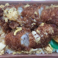 セブン-イレブン ふわっとろ玉子とじのチキンカツ煮 商品写真 1枚目