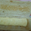 ヤマザキ コッペパン はちみつバター風味クリーム＆マヌカはちみつ入りゼリー 商品写真 3枚目
