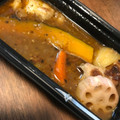 ローソン ローソンセレクト 4種の野菜と若鶏のスープカレー 商品写真 1枚目
