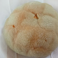 ヤマザキ 富良野産メロンのホイップ入りメロンパン 商品写真 3枚目