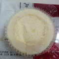 ローソン Uchi Cafe’ SWEETS 新之助米粉のロールケーキ きたろまん小豆のつぶあん入り 商品写真 4枚目