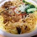 セブン-イレブン 濃厚ゴマの旨み広がる辛口汁なし担々麺 商品写真 2枚目