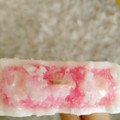 ファミリーマート FamilyMart collection 北海道産練乳のいちご氷バー 商品写真 4枚目