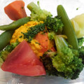 ナチュラルローソン 7種の緑黄色野菜サラダ 商品写真 1枚目