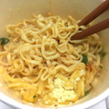 エースコック EDGE チーズかけすぎチリトマト味ラーメン 商品写真 1枚目