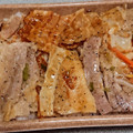 セブン-イレブン 三元豚のねぎ塩豚カルビ弁当 麦飯 商品写真 4枚目