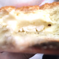 セブン-イレブン ベイクドチーズクリームのパン 商品写真 4枚目