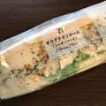 セブン-イレブン サラダチキンロール シーザーソース 商品写真 2枚目