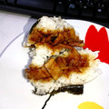 ローソン おにぎり屋 直火焼豚丼おにぎり 商品写真 4枚目