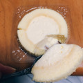 ローソン Uchi Cafe’ SWEETS × 八天堂 カスタードくりーむロールケーキ 商品写真 3枚目