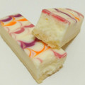 ファミリーマート 彩りフルーツソースの白いチーズケーキ 商品写真 1枚目