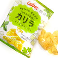 カルビー POTATO CHIPS カリラ チーズ＆ハーブ味 商品写真 3枚目